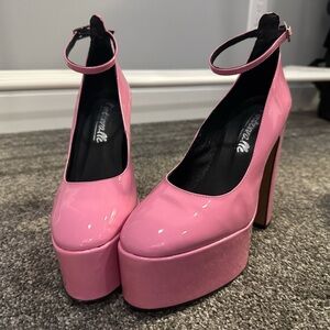 L'INTERVALLE pink platforms